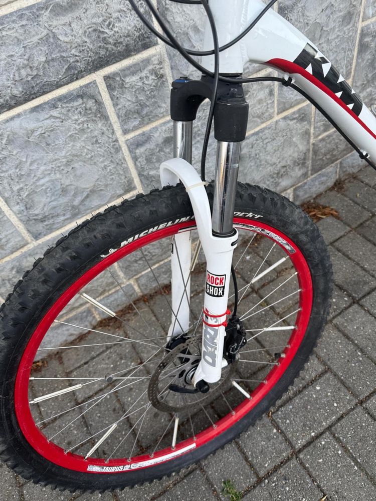 Vând bicicletă KTM sort xt com