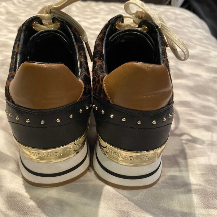 Michael Kors чисто нови сникърси