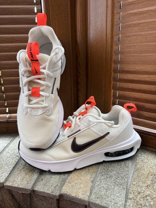 Маратонки унисекс NIKE