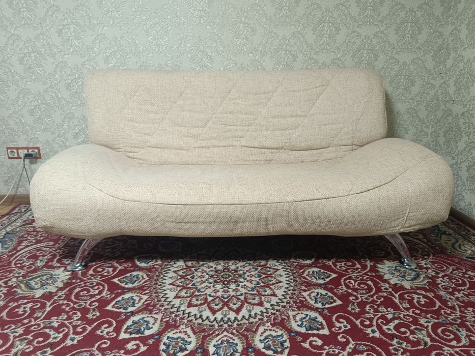 Диван.           .