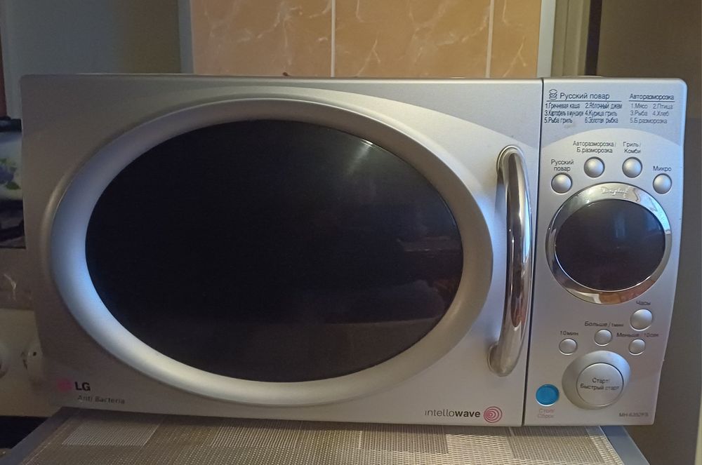 Продам микроволновую печь б/у
