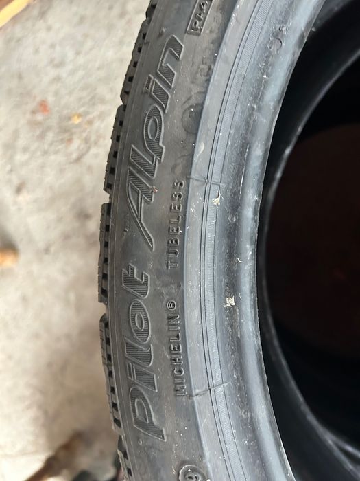 Гуми 255/35/21  мишлен пилот