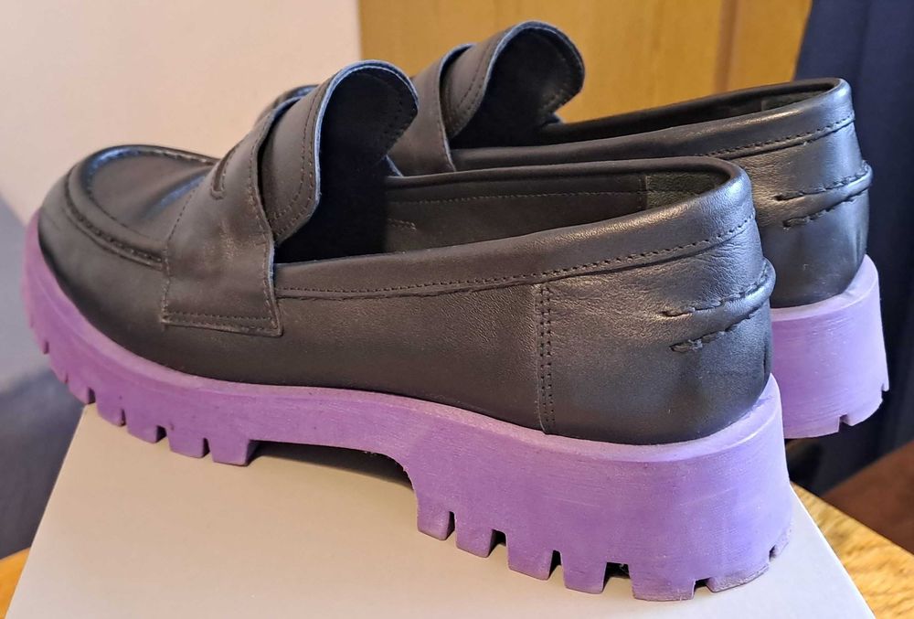 Обувки от естествена кожа, подходящи за широк крак