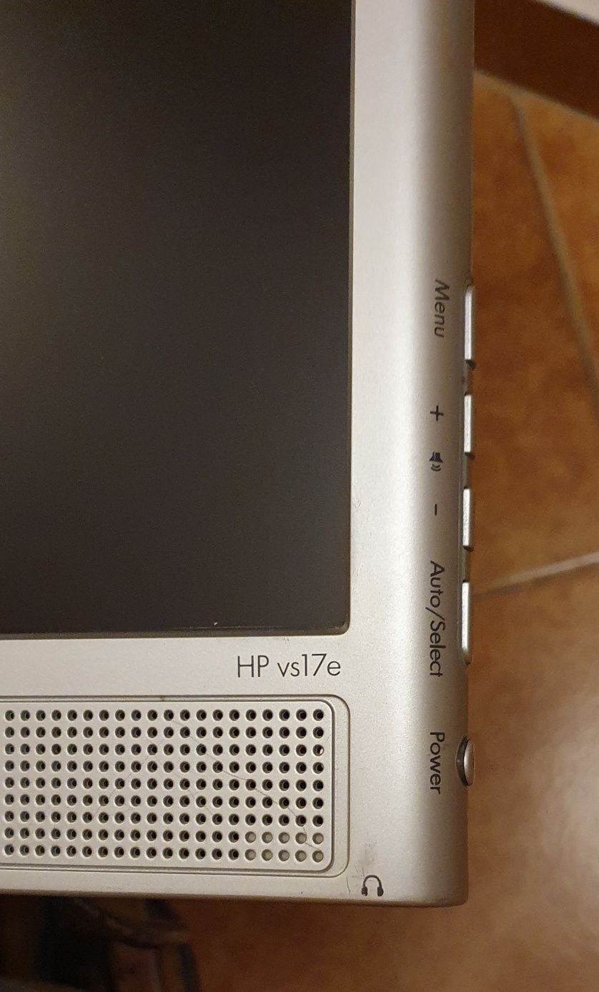 Monitor HP 17 inch difuzoare incorporate