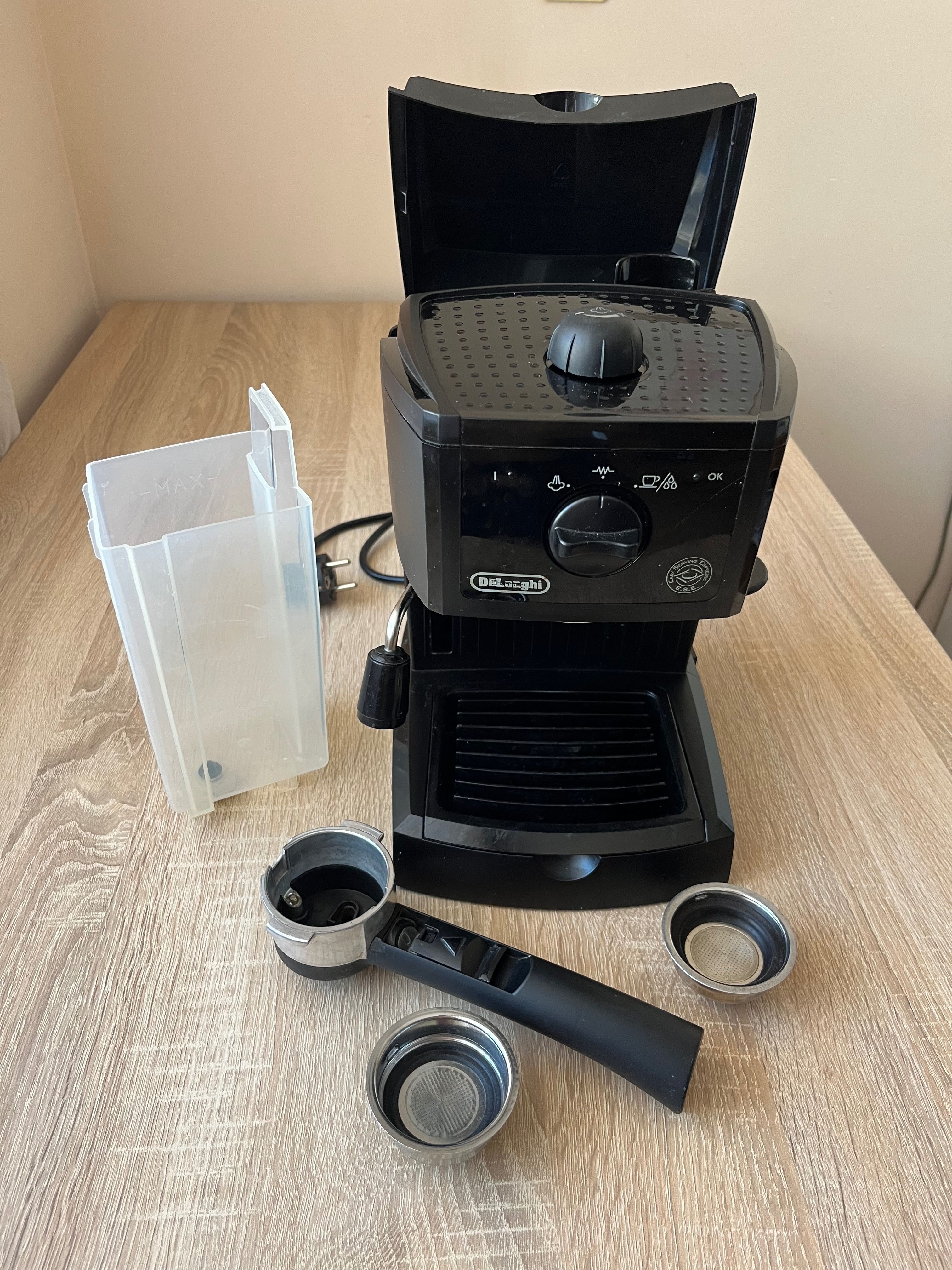 Кафемашина DeLonghi EC151.B