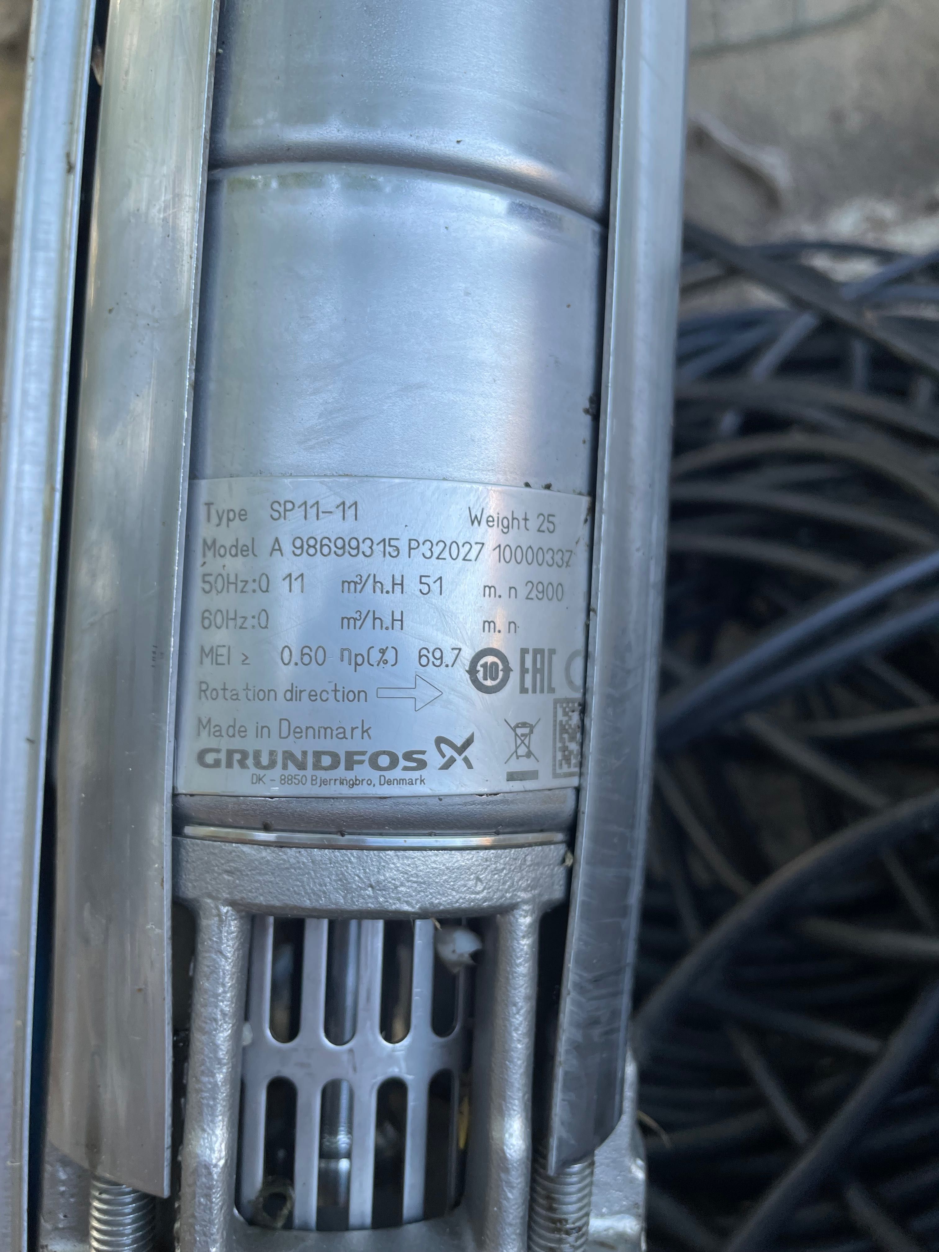 Продавам трифазна сондажна помпа Grundfos SP 11-11