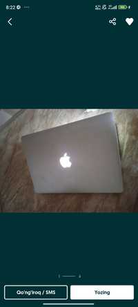 MacBook Air 2012
Core i5
4 gb 1600 MHz DDR3
Grafika intel HD graphics