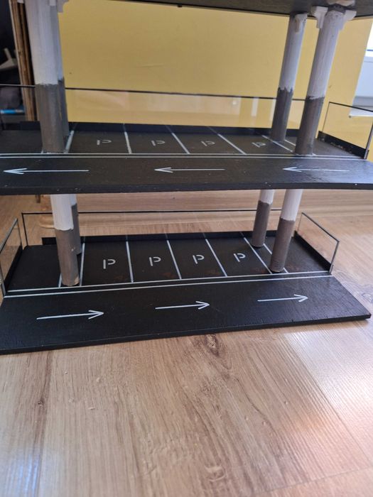 Детски паркинг гараж (ръчна изработка)