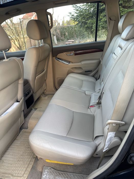 Vand Toyota Land Cruiser 120, 8 locuri