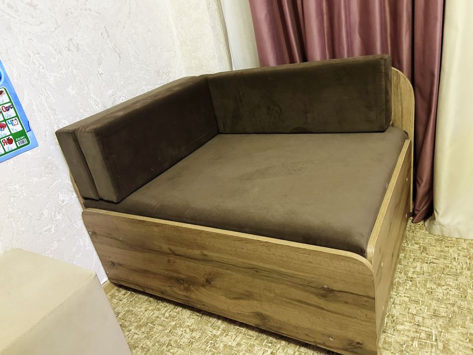 Продам диван кресло.