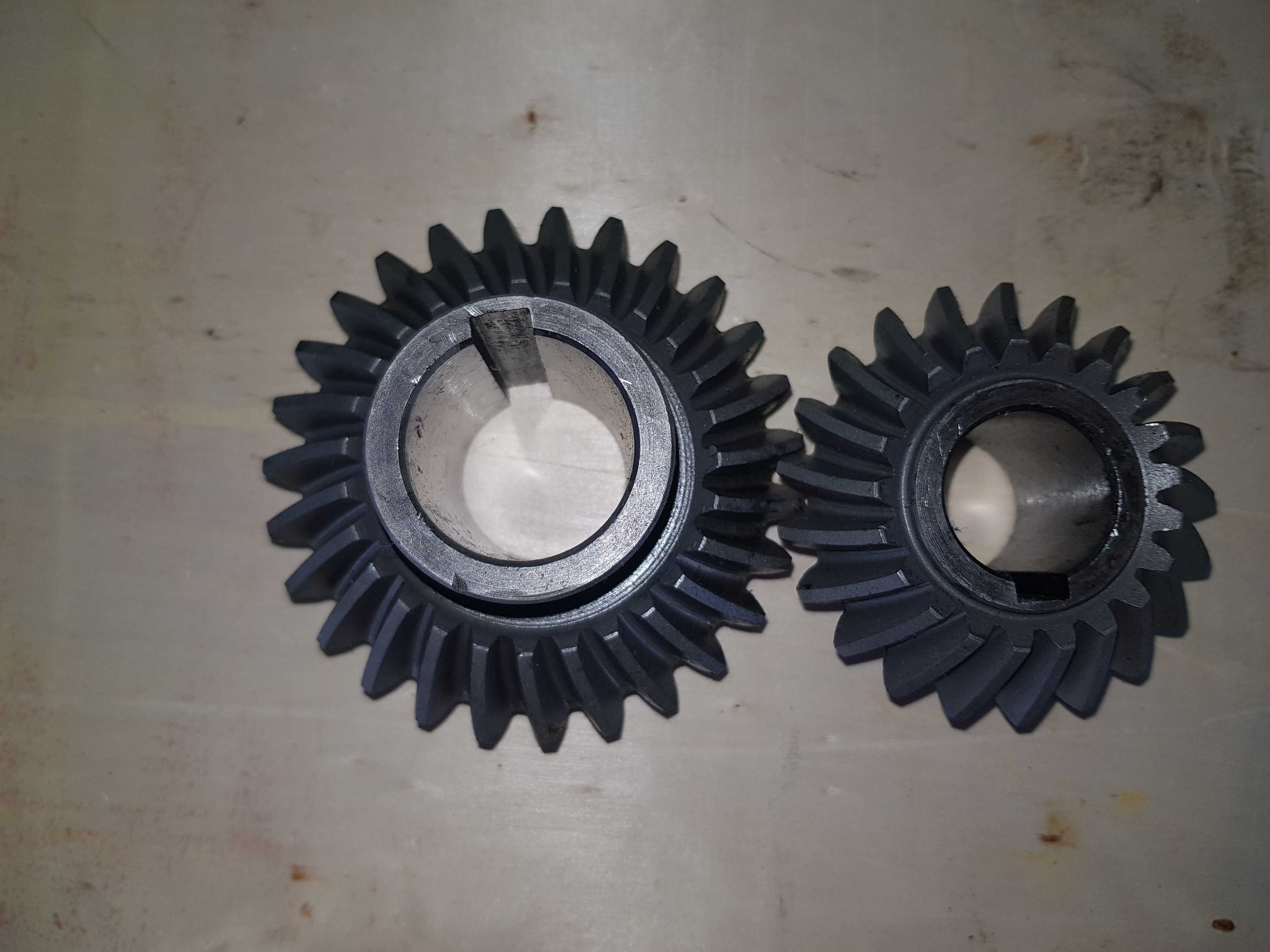 Pinion cositoare DEUTZ -FAHR-KM24