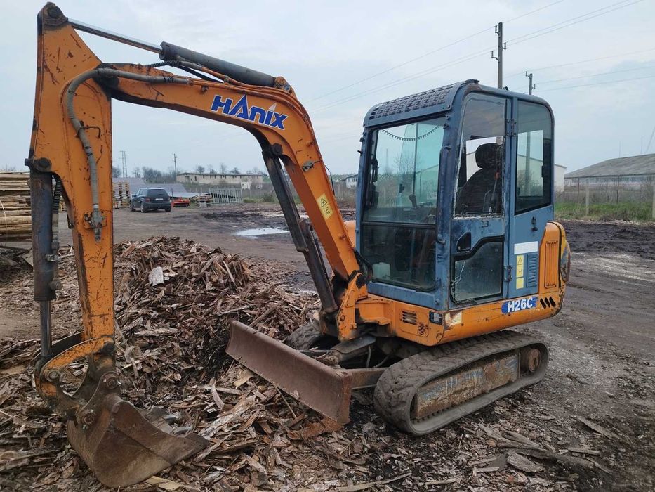 Багер Hanix H26C 3 тона