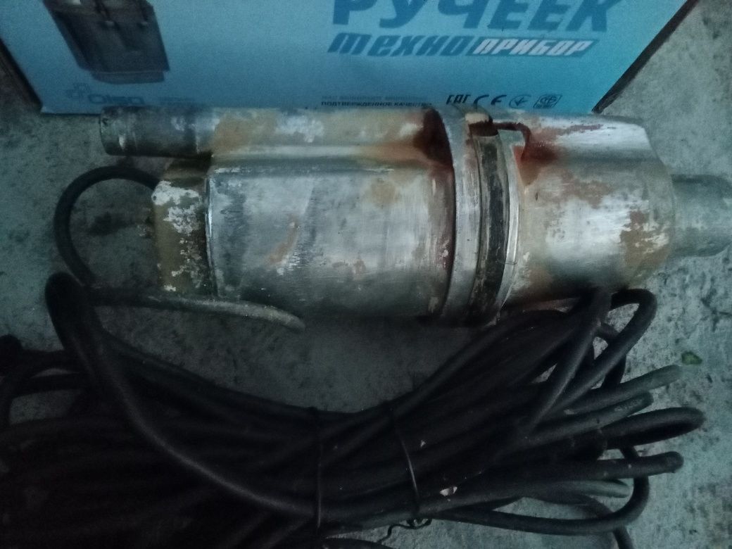 Продам насос водяной б/у