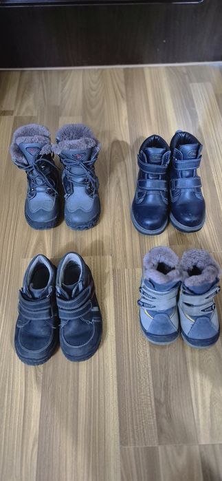 Продаются зимние сапожки на мальчика в хорошем состоянии.