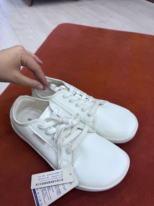 Продам отлчиные кеды.