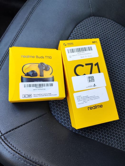 Telefon și căști realme