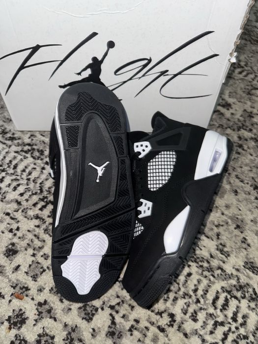 Jordan 4 white thunder