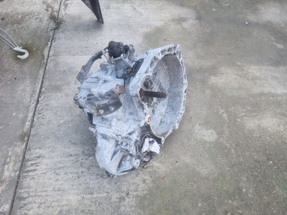 Cutie viteze  opel astra GTC zafira b 5 +1 trepte