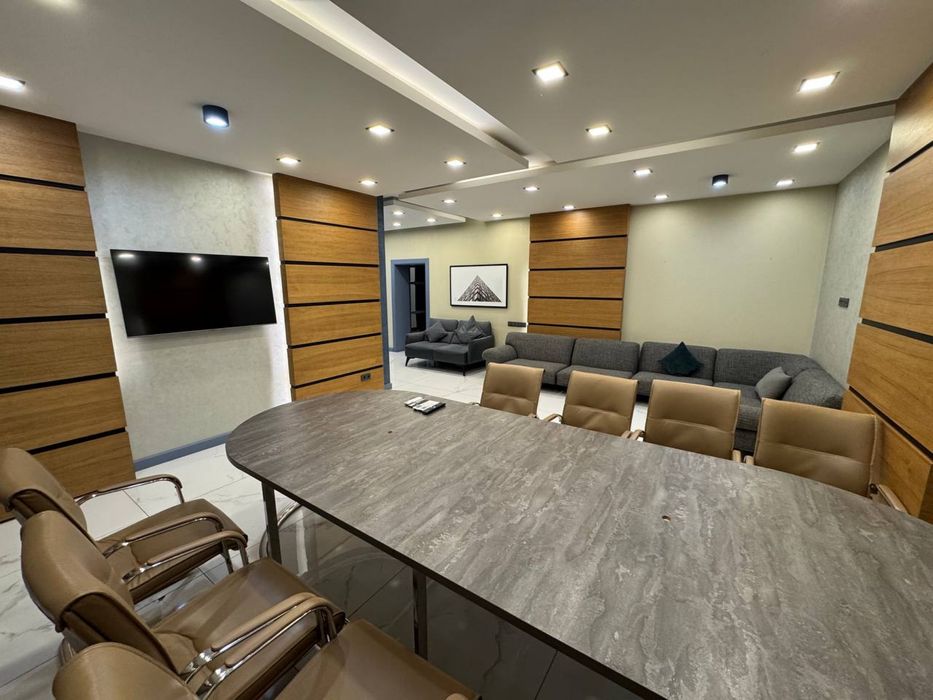 Аренда коммерческого помещения 200 м² Первая линия Хумо Арена мебелью