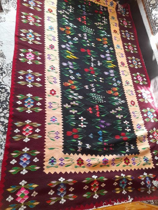 Covoare oltenesti de lana lucrate manual