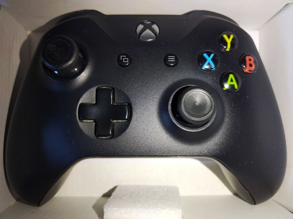 Consola Microsoft Xbox One X, 1TB SSD