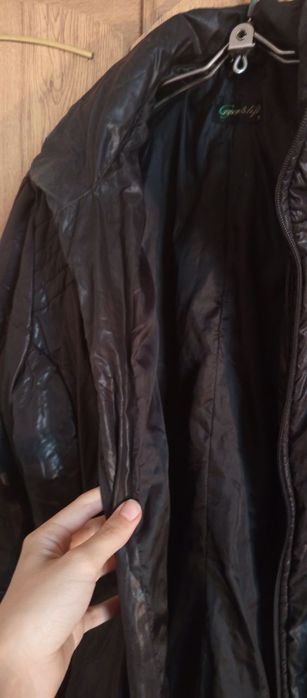 Продам женскую куртку