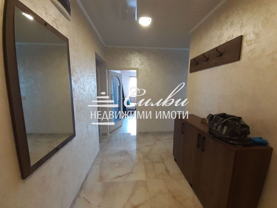 Просторен ЧЕТИРИСТАЕН апартамент в района на Пети полк!