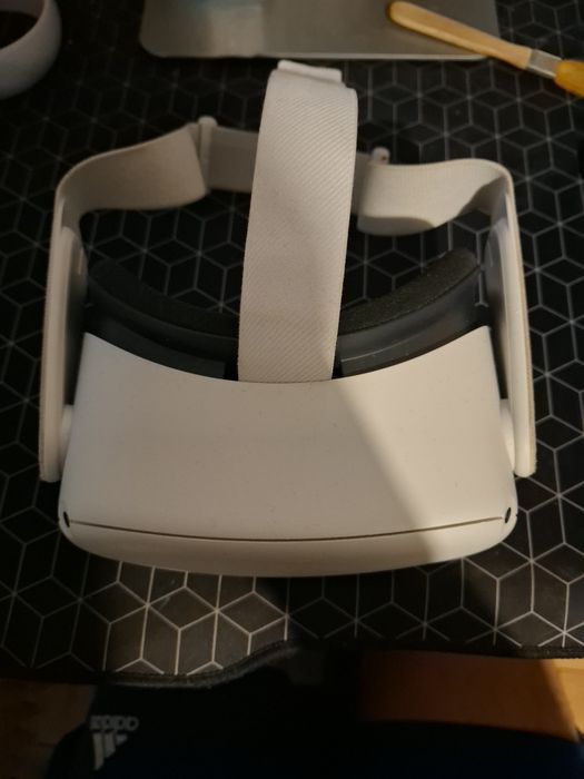 Anunț de Vânzare: Meta Quest 2 (Oculus Quest 2) - 128 GB