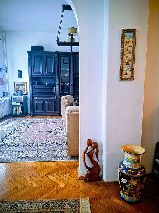 Аристократичен апартамент на Докторска градина !