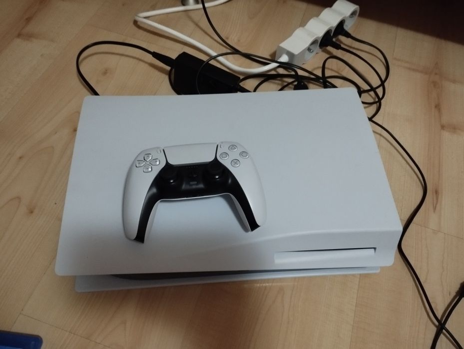 Playstation 5 Disk edition + 3 игри