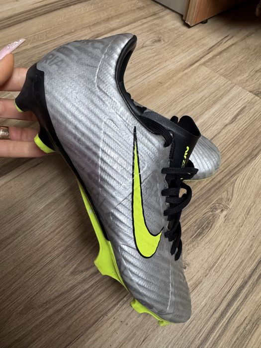 Оригинални бутонки Nike Mercurial Zoom Vapor 15! 39 н