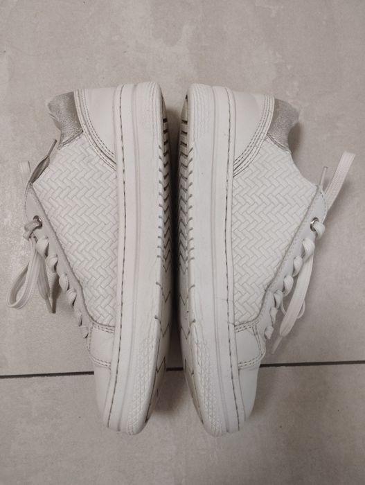 Бели кецове - естествена кожа