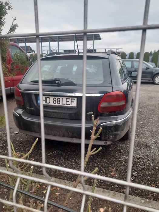 Se dau la schimb sau se vand împreună