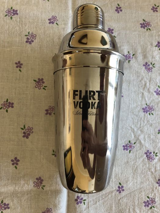 Шейкър за смесване на напитки