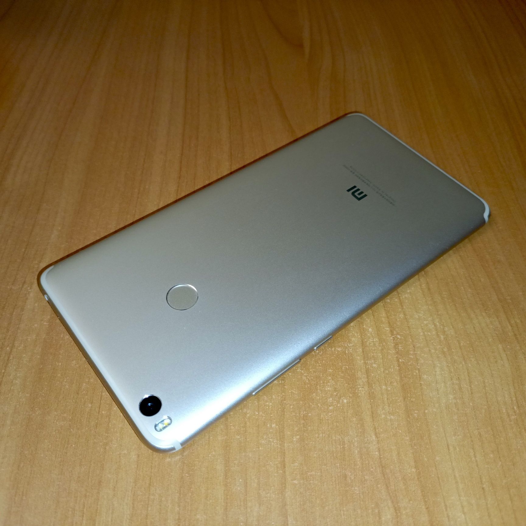 Xiaomi Mi Max 2 Гигант Как новый