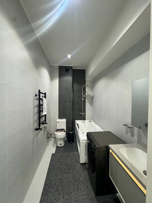 Art housedan 4 xonali dom sotiladi