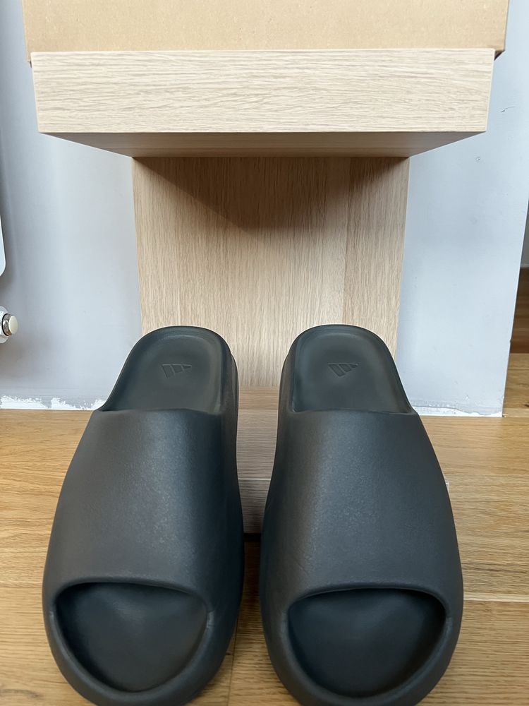 Adidas yeezy slide