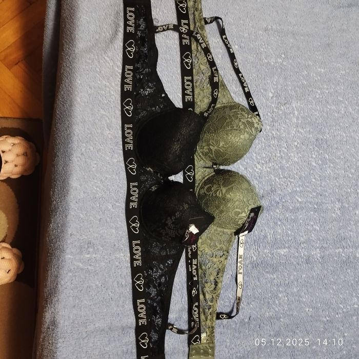 Vând sutiene 75/80/100 și bustiere