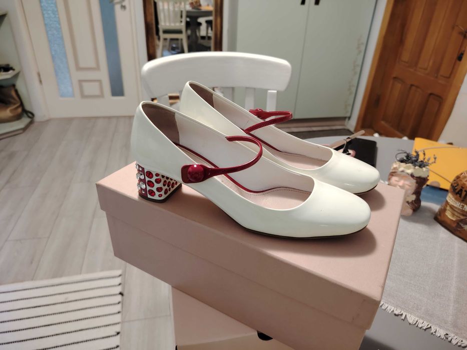 Pantofi Miu Miu stare impecabila