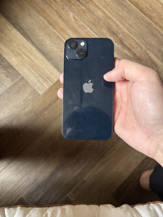 Продам айфон 13