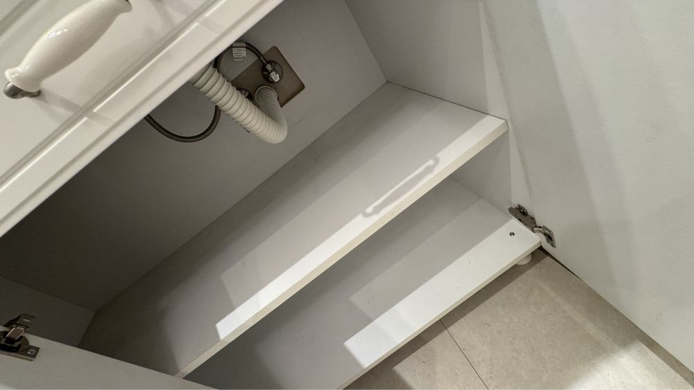Mobilier baie din MDF si Pal si Oglinzi cu rama MDF