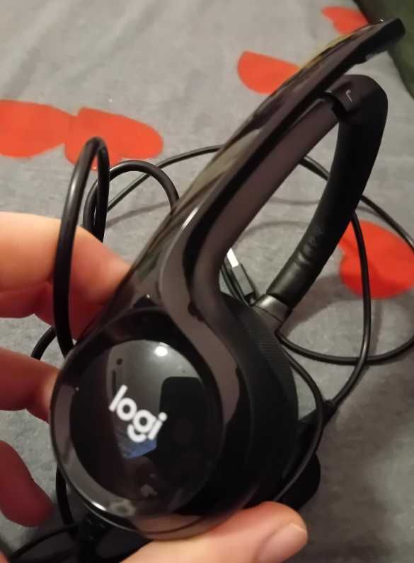 Чисто нови слушалки Logitech H390