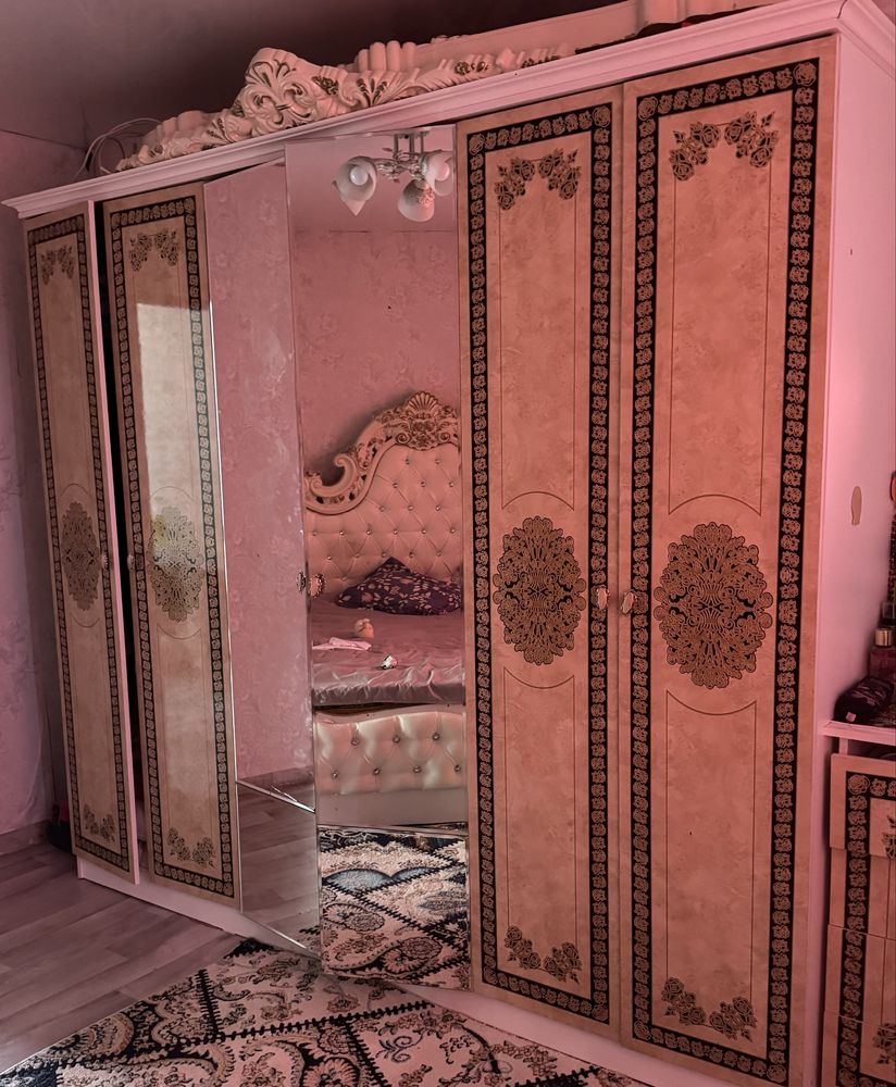 Продам Спальную горнитуру ! В хорошем состояний срочно