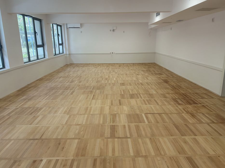 Raschetat ,Insertizat , lăcuit si montaj parchet masiv si stratificat