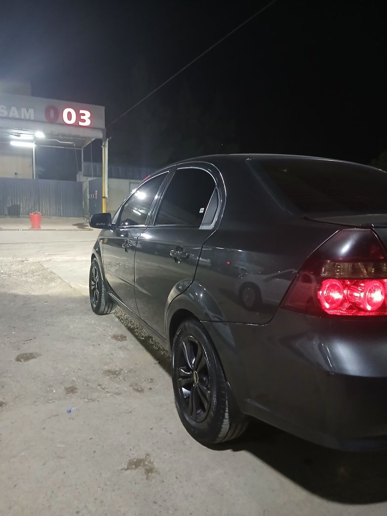 Moshina necsi 3 srochna sotiladi