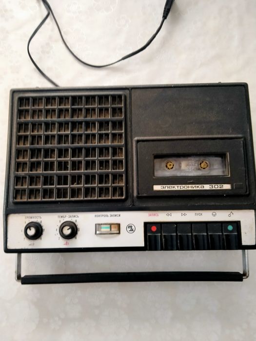 Продам ретро магнитофон в рабочем состоянии