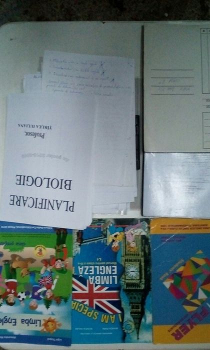 Manuale scolare si carti