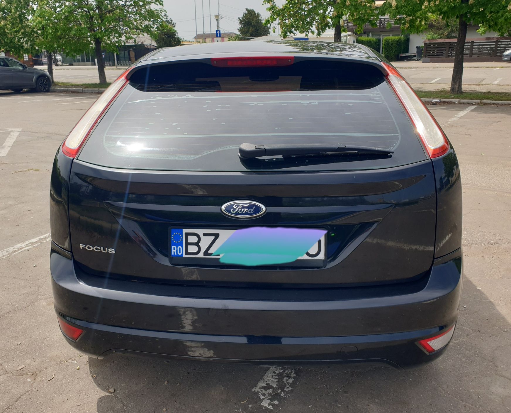 Vând Ford Focus 1.6 benzină