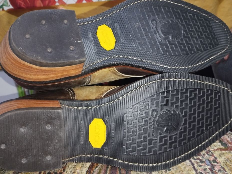 Vând cizme bărbătești