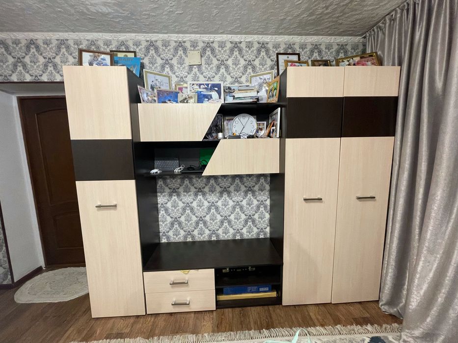 Стенка шкаф в гостиную и спальню